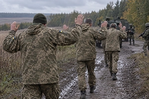 В Волчанском котле боевики ВСУ оставляют технику и массово сдаются в плен