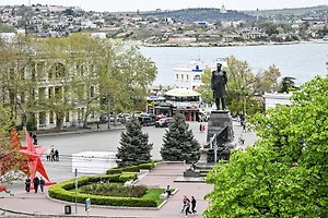 В Севастополе повреждены три многоквартирных дома и 12 частных при атаке ВСУ