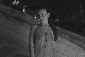 На Мальте танцовщица погибла в ДТП, пытаясь достать телефон из-под сиденья авто
