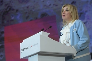 Захарова: Послы Запада уходят в оппозицию после работы в РФ