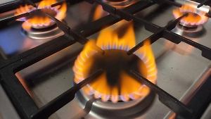 Взрыв газа обрушил жилой дом в Уссурийске, из-под завалов достали трёх человек