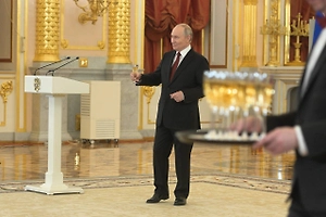 Как Путин принял верительные грамоты у Припутена, Касановы и ещё 32 послов: Фоторепортаж Life.ru