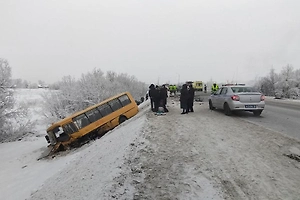 Автобус с детьми столкнулся с Porsche под Архангельском, пострадали 6 человек