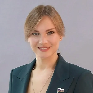 После выхода из воды не задерживайтесь на улице: сразу в тёплое помещение, переодеться, высушиться, выпить горячий чай. Традиции должны жить, но жить с умом. Тогда праздник пройдёт комфортно и безопасно!