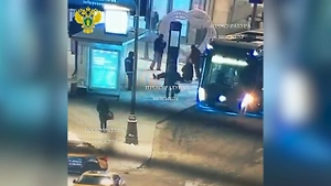 Несовершеннолетний пострадал в перестрелке на остановке в центре Москвы