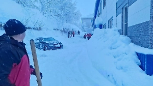 Бастрыкин потребовал доклад по факту смерти мужчины под снегом на Камчатке