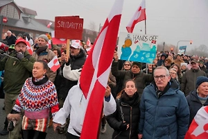 В Копенгагене тысячи датчан вышли на митинг против передачи Гренландии США