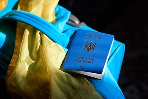 Житель Ленобласти заплатил 1600 долларов за фальшивый паспорт Украины
