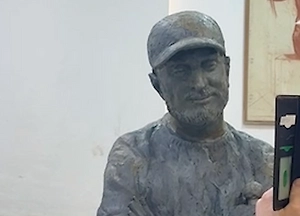 «‎Уши не такие»: Бывшая жена показала неудачную скульптуру Паши Техника за 4 млн