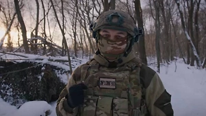 Держимся вместе на пути к победе: Наши парни в зоне СВО поздравили россиян с Новым годом