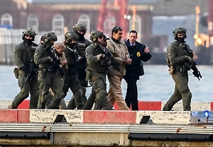 Кашель кровью и паралич: США могли испытать секретное оружие на людях при захвате Мадуро