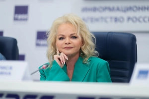 Появились кадры лакшери-отдыха Долиной в ОАЭ вместо передачи ключей Лурье