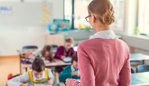 Месть за «двойку»: Школьник сделал эскортницу из учительницы и вынудил уволиться