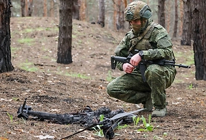 На видео попал момент столкновения двух украинских дронов «Баба-Яга»