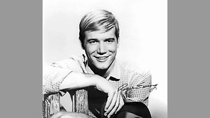 Актёр Роджер Юинг из «Зачарованных» умер в 83 года