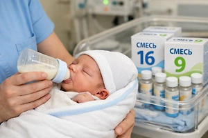 Роддом смерти: Вирусолог отверг версию с бракованной вакциной и рекомендовал проверить смесь для питания