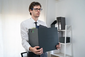 Минтруд: Работодатель обязан предлагать другие вакансии сокращаемым работникам