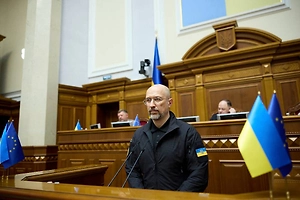 Шмыгаль перед провалом в Раде обещал преодолеть острую фазу энергокризиса на Украине