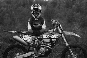 Во Франции 21-летний мотогонщик погиб после аварии во время соревнований