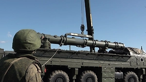 Киевляне сняли на видео пролёт ракеты «Искандер» над городом