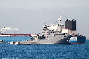 ВМС Франции сопроводили задержанный танкер Grinch в порт Марселя