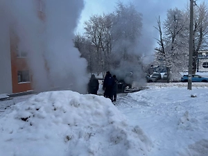 Авария на теплотрассе в Ульяновске оставила без тепла и горячей воды десятки домов