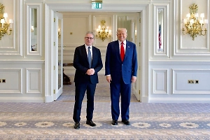 Стармер и Трамп обсудили перемирие на Украине и вопрос безопасность в Арктике


