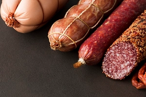 Доктор наук Мясищева раскрыла секреты выбора настоящей колбасы: как вычислить сою и муку в составе