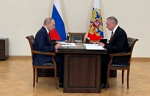 Путин и Беглов провели встречу прямо в выставочном зале Эрмитажа