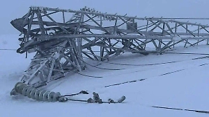 «Метёт так, что мама, не горюй»: Болота и непогода мешают восстановить электроснабжение в Заполярье