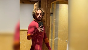 Галкин* показал редкое видео с дочкой со склонов Куршевеля