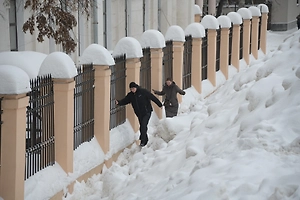 Москвичам дали гайд по выживанию во время сильного снегопада