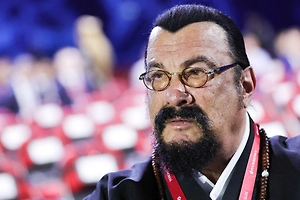 Стивен Сигал продает подмосковный дом в семь раз дороже, чем купил