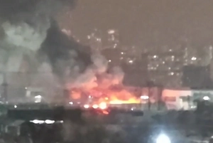 Пожар на площади 1,8 тысячи квадратов вспыхнул на складе в Одинцове