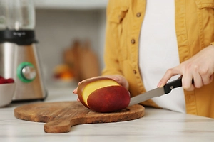 Врач Уланкина объяснила, как нужно мыть манго, чтобы не подхватить вирус Нипах