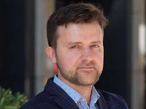 Есть у тебя диплом маркетолога или нет, ты всё равно можешь работать маркетологом и иметь большую зарплату, чем выпускники этих вузов, даже если у тебя этого образования нет.