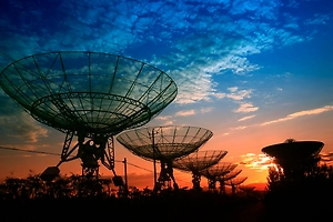 Радио Судного дня снова прервало тишину, на этот раз со словом «Дернолорд»