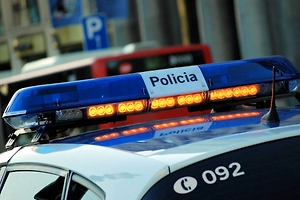 Мужчина напал на свою беременную девушку, покусал её и изнасиловал