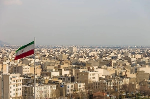 Посольство РФ в Тегеране призвало избегать места скопления протестующих