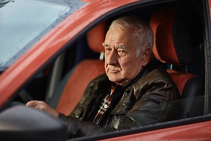 Водители 65+ оказались в зоне риска лишения прав с 2026 года