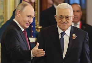 В Кремле назвали темы предстоящих переговоров Путина и Аббаса