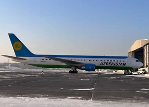 Иностранный пассажирский самолёт совершил аварийную посадку в Сибири