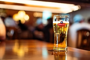 «Дразнить внутреннего зверя»: Почему безалкогольные замены спиртного — самый короткий путь к запою