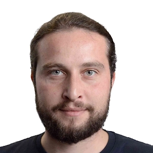 Ни торжественной встречи, ни цветов, ни национальных танцев у трапа, ни даже представителей принимающей стороны