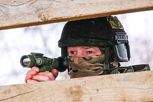 Армия РФ должна оснащаться умной техникой на базе отечественных решений, заявил Путин