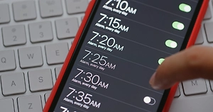 Владельцы iPhone по всему миру жалуются на неработающий будильник