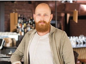 Уход культовых заведений зачастую звучит громче, чем открытие небольшой кофейни у дома, которая порадует местных жителей вкуснейшим кофе по утрам или отличным десертом во время прогулки с ребёнком. Возможно, ресторан «на слуху» больше не откроет свои двери, но на его месте появится другой, сначала никому не известный, а потом также завоевавший любовь и признание публики.