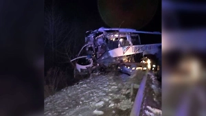 Родственникам погибших в ДТП с автобусом в Приморье выплатят по 300 тыс. рублей