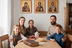 Священник назвал 15 вещей, которых не должно быть в доме, если вы православный 