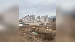 Стройфирма обманула жён участников СВО, оставив их с ипотекой за полуразрушенные дома